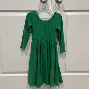 Alice & Ames long sleeve ballet dress size 6 in Kelly Green